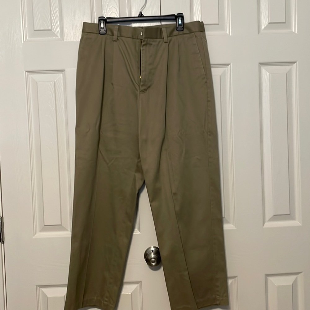 Dockers Khaki 34x30